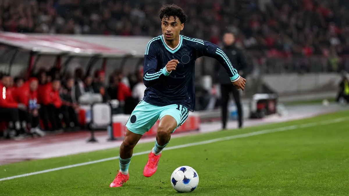 Nathaniel Brown transfer news: Arsenal lead Bayern