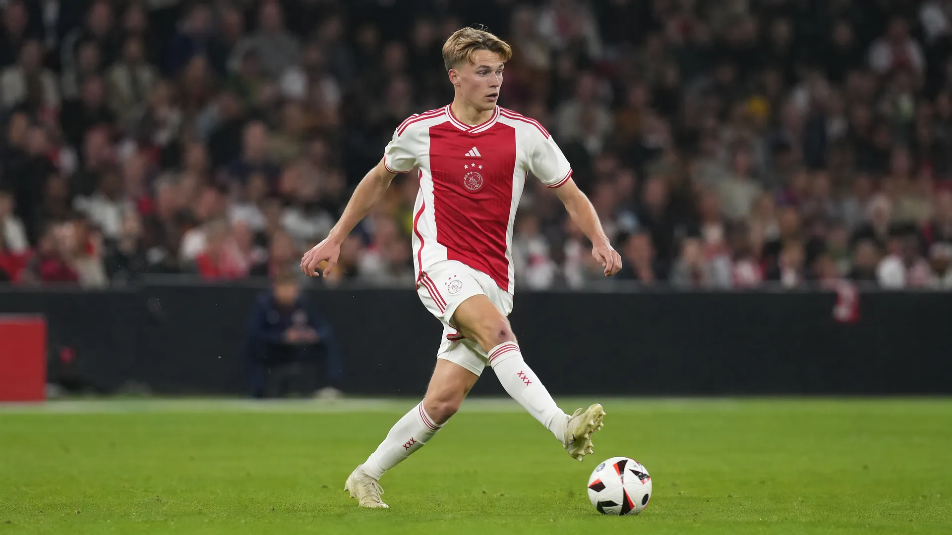Skye Vink transfer news: Ajax talent joins Cambuur