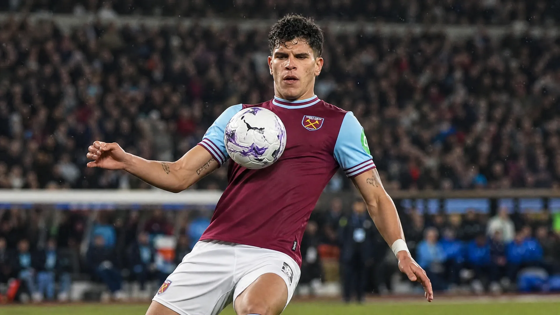 Mateus Fernandes in action for West Ham United in claret and blue as Manchester United pursue an £85m transfer deal