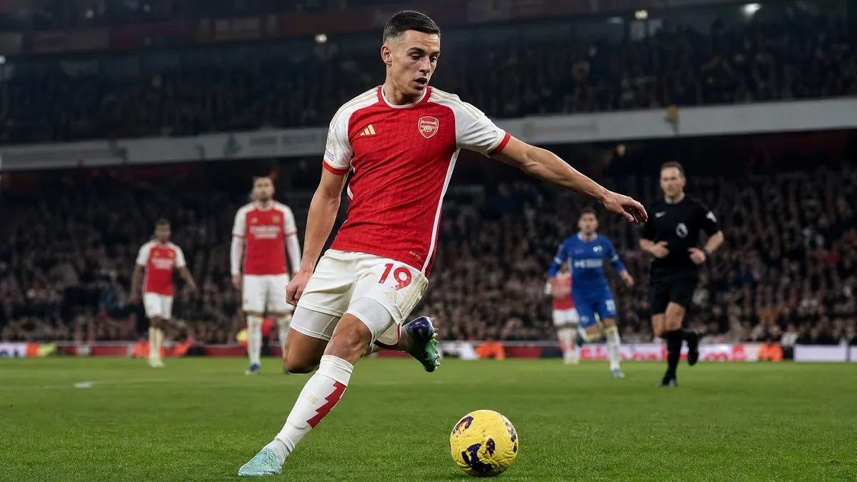 Leandro Trossard in action for Arsenal as the winger nears a Besiktas exit while Arteta chases Manu Kone