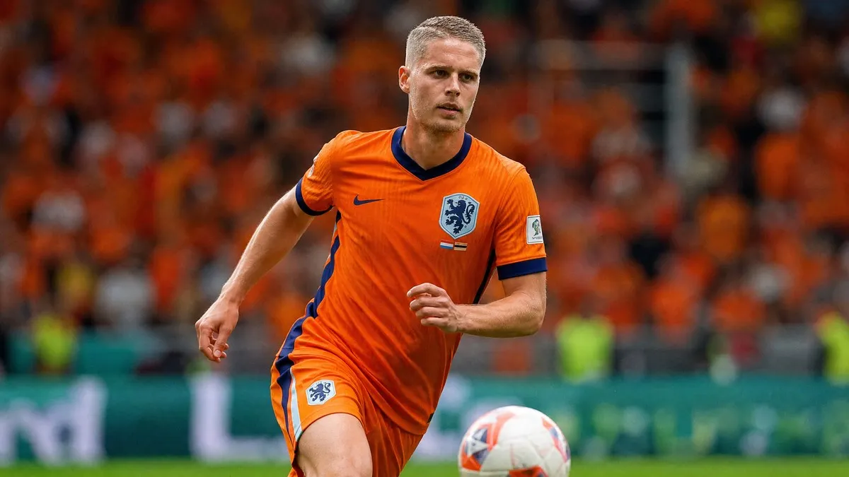 Joey Veerman in Netherlands orange kit during a World Cup 2026 match as the Oranje selection debate intensifies
